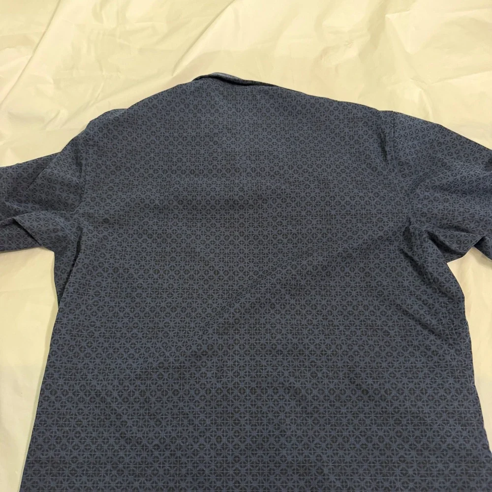 Lululemon Mens Airing Easy SS Button Down Shirt M Navy Geometric Print Techwear